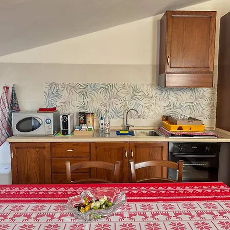 Al Piano Di Sopra Gasthuis 3*