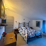 Al Piano Di Sopra Pensionat 3*
