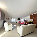 Al Piano Di Sopra 3*